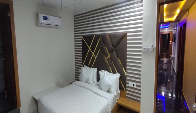 HOTEL SR
