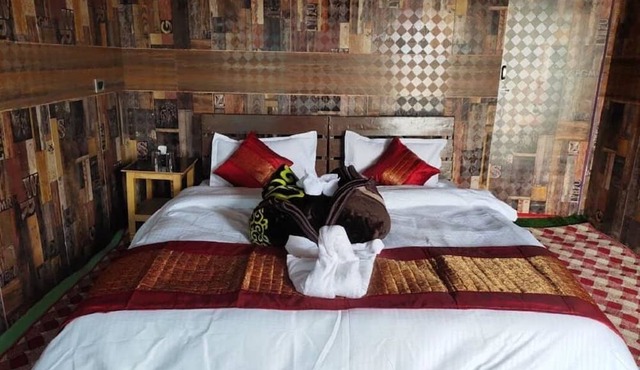 Pangong Sunrise Cottage & Resort