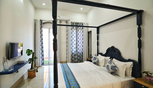 Rehvaas A Rooftop Pool Villa