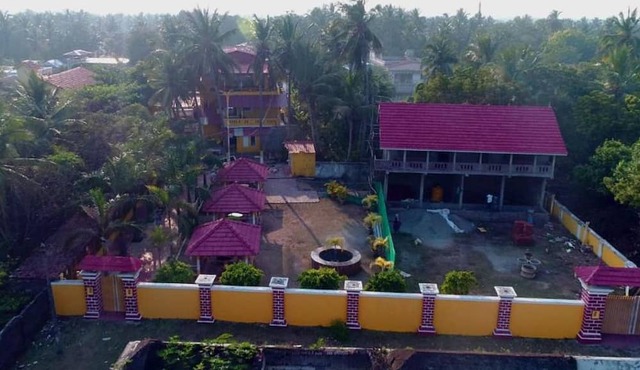 Royal House And Park
