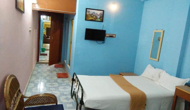 Parisha Residency - Temple Side Hotel