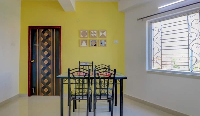 Goroomgo Luxurious Stay Kolkata
