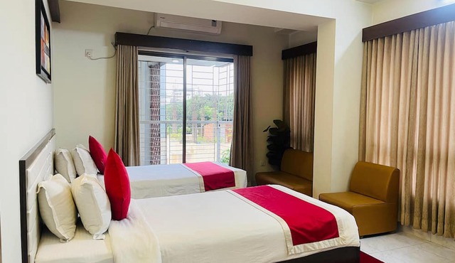 Hotel Grand Circle Inn