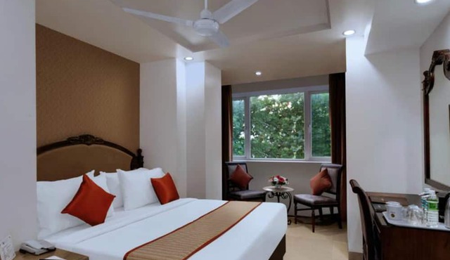 Hotel Suba Palace