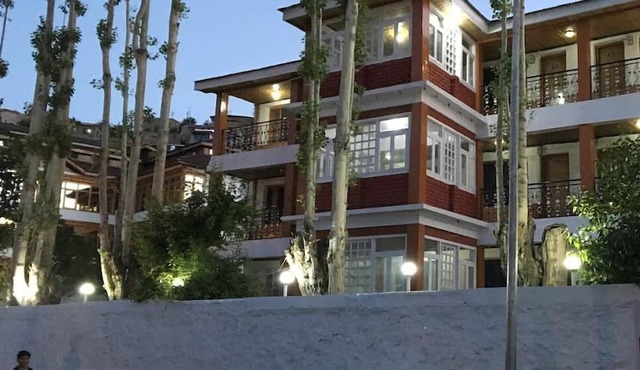 Hotel D'Zojila - Kargil