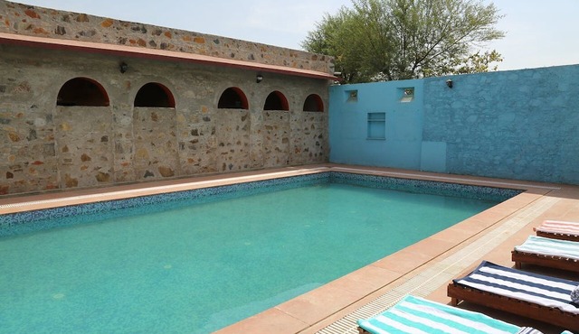 Van Chhavi Resort