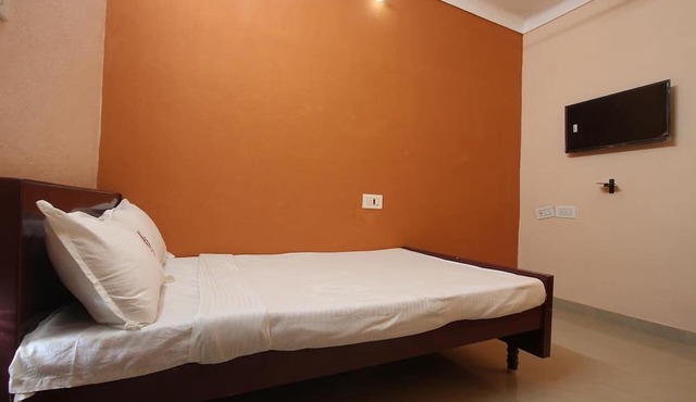 Crazy Homes Stay with Classic Rooms@Thanjavur