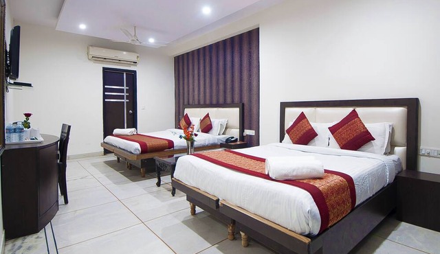 Hotel Apra International