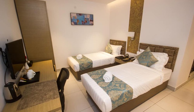 Vihaari 24 Business Hotel