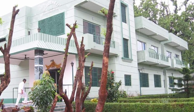Hotel Shikharji Continental