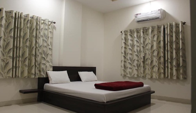 Hotel Radhika Inn