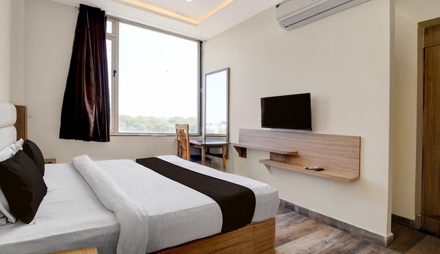 Super Townhouse Mahamrityunjay Dwar