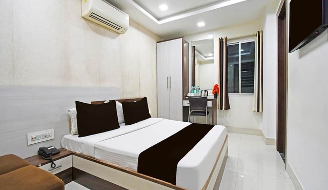 Deluxe With Twin Bed Hotel Amrit Plaza