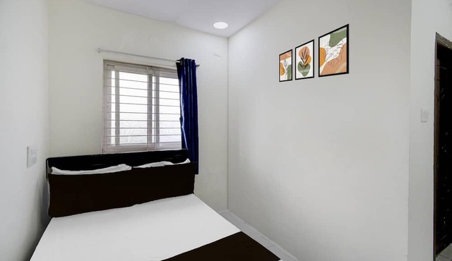 Deluxe R J Residency
