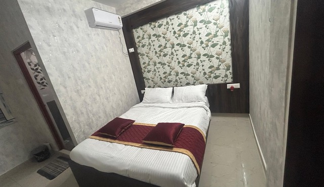 Sai Plaza Lodge