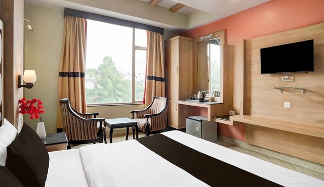 Classic Townhouse Aroma Residency