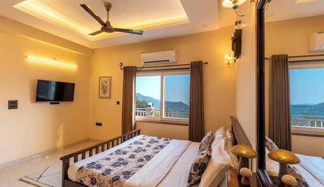 Peace stay By Lake Hill Bhimtal