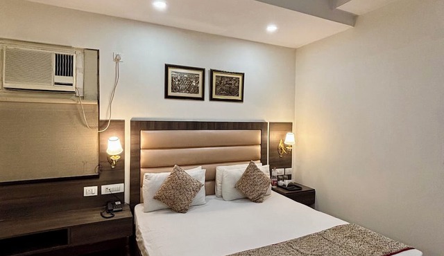 SATYAM ROOM