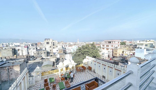 Fabhotel Khandaka Mahal
