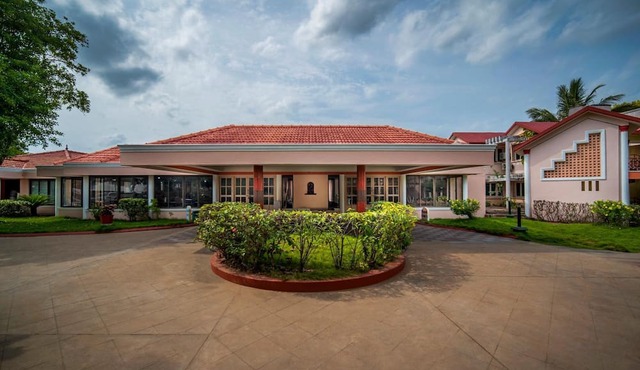 Hotel Sadhabishegam