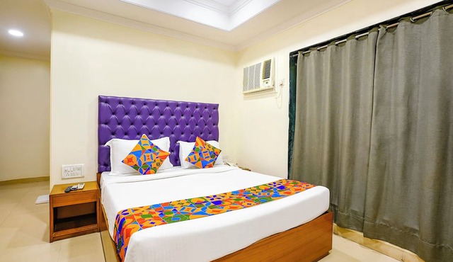 Fabhotel Cruz Royale