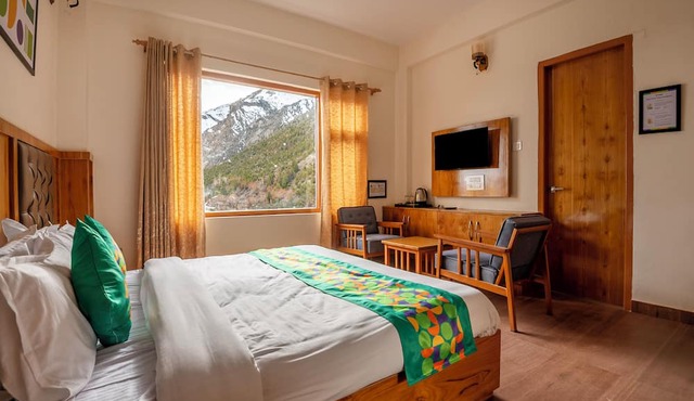Treebo Melag Jispa with Mountain View