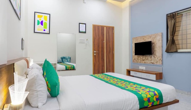 Treebo Aura Inn Regency