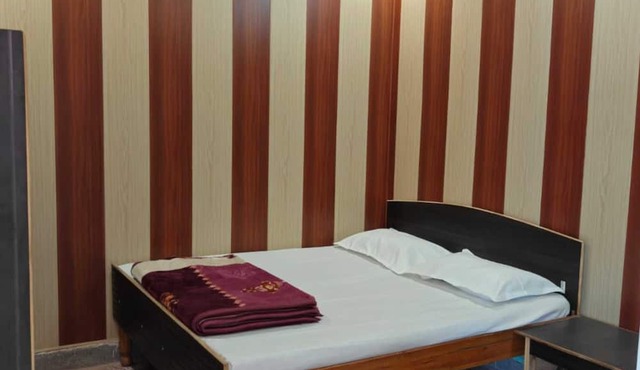 Hotel Gauri Shankar & Restaurant