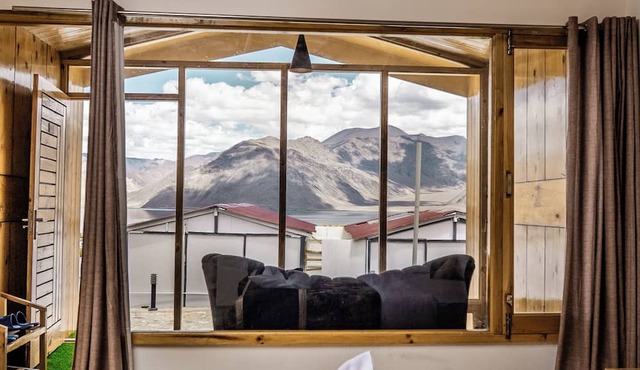 De Reeva Resort Pangong