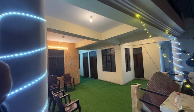 RAJ STAY HOUSE - SANGAM NAGRI