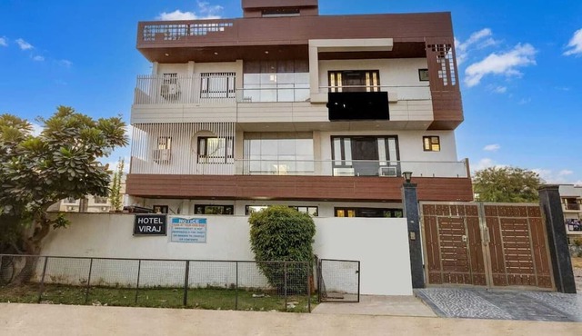 Hotel Viraj