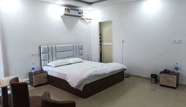 HOTEL CORPORATE INN