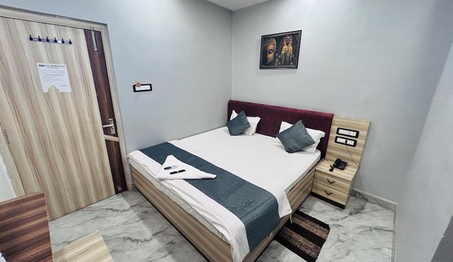 Hotel Dwarka Palace