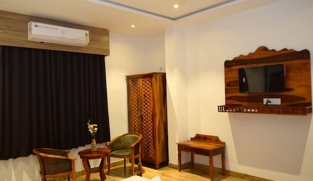 Hotel Mewar Mahal - Udaipur