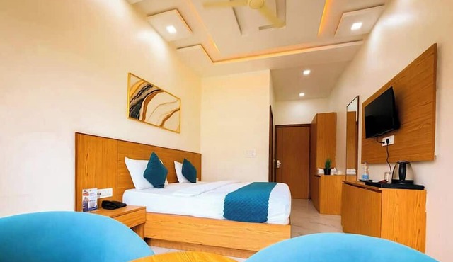 Hotel Shri Radha Orchid