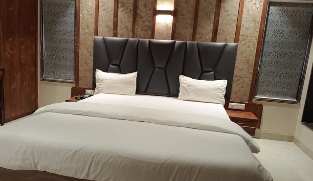 Hotel Apratim Lodging & Boarding