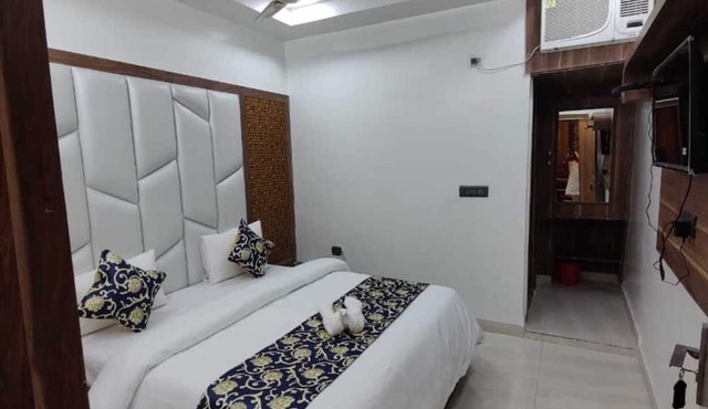 Hotel Royal Vrindavan