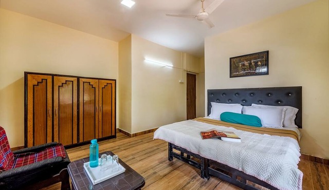 CosmicStays Kokiraj Lakehouse - Waterfront Retreat