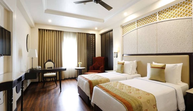 La Place Sarovar Portico, Lucknow