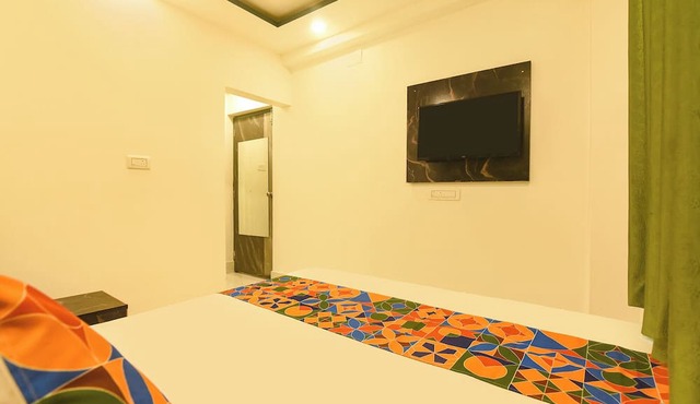 Fabhotel Brother'S Inn
