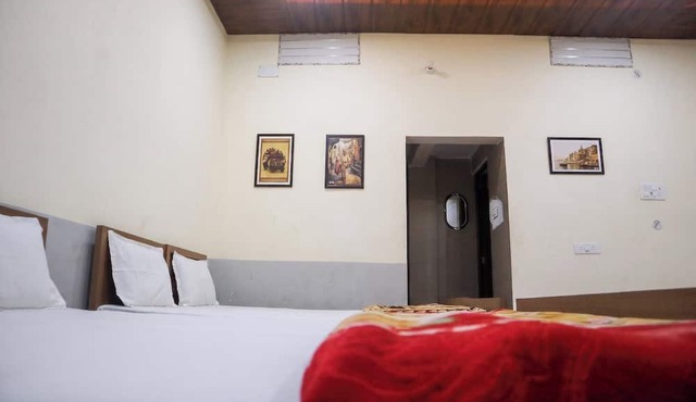 Rahul Guest House Sarnath