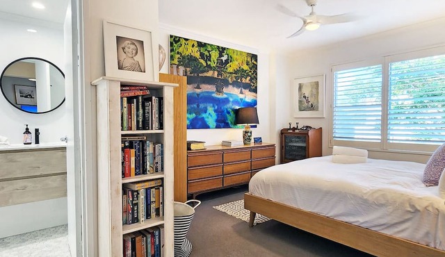Homely Apartment In Sought After Building in Redfern