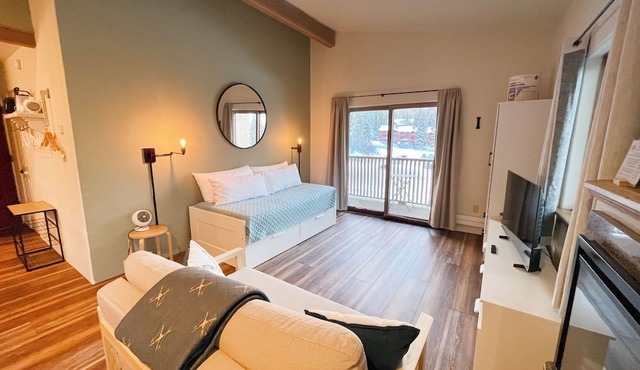 Perfect Perch in the heart of Taos Ski Valley Reso