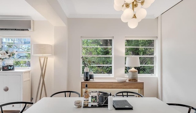 Getawayz NSW - Heatherbrae I - Luxurious 3 Bed Apartment, World Class Harbour Bridge Views. in Kirribilli