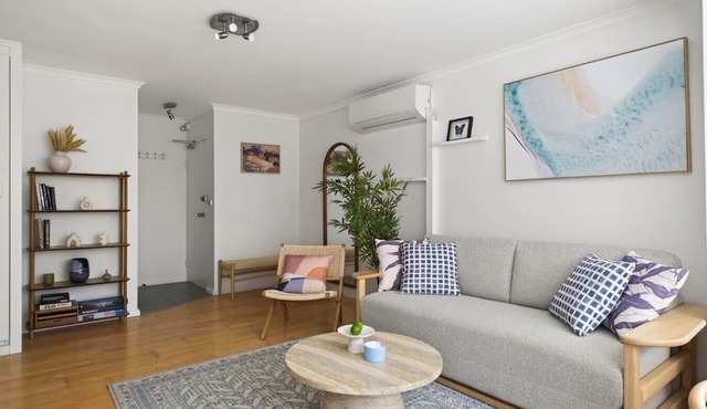 Dee Why Beachside 2BR with AC | 3min Walk to Beach