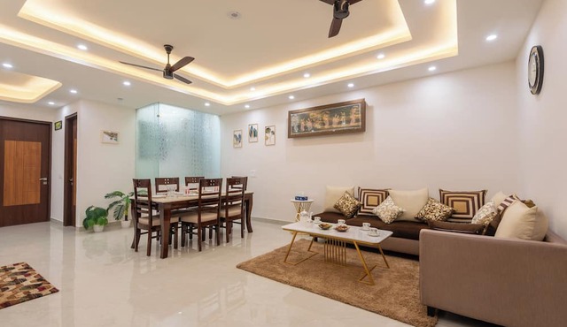 Hello Sunshine - Premium 3 BHK Apartment with Elevator & Balcony View