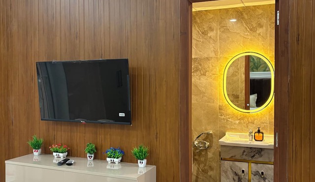 The Arlo Northeye 649 | Couple Friendly Stay in central Noida | Self Check-in