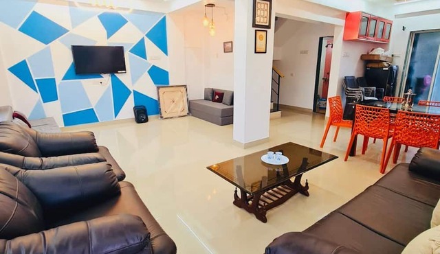 Cozy 4-bedroom bungalow in lovely Lonavala with AC