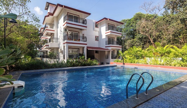 Bela Vista - 2BHK Balcony View Over Fields + Pool