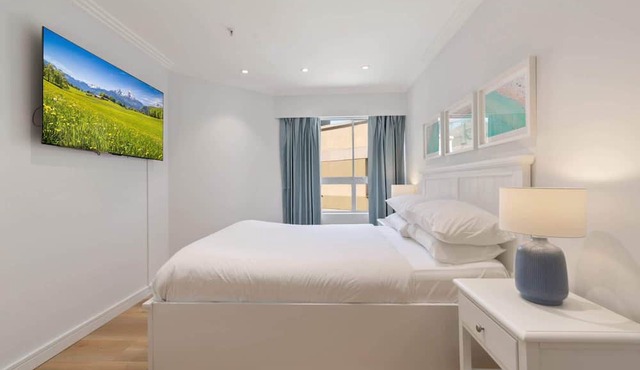 Bright & Spacious 1-Bed in Vibrant Sydney